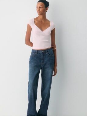 Aritzia- HomeStretch™ Smooth Sweetheart T-Shirt in light pink size small